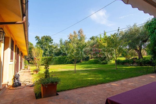 casa indipendente in vendita a Montelibretti