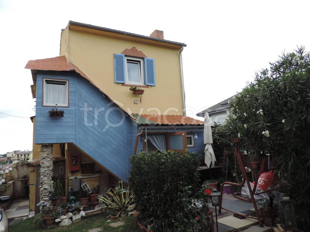 casa indipendente in vendita a Montelibretti