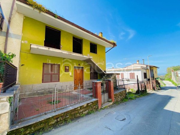 casa indipendente in vendita a Montelibretti