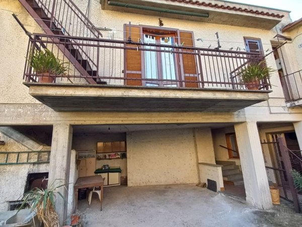 casa indipendente in vendita a Montelibretti