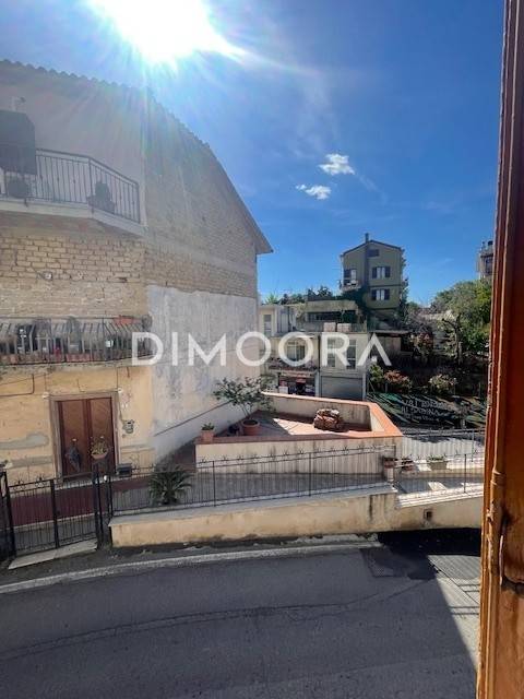 casa indipendente in vendita a Montelibretti