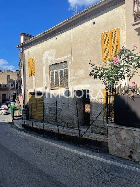 casa indipendente in vendita a Montelibretti