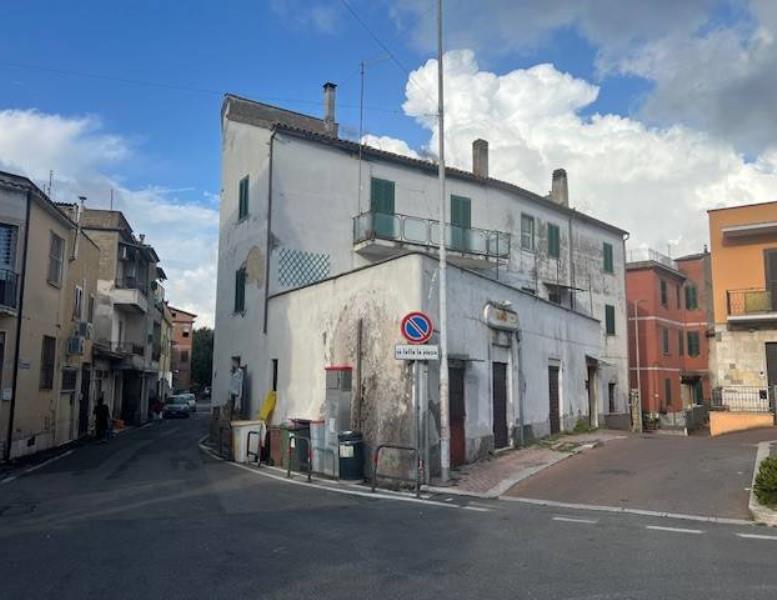 casa indipendente in vendita a Montelibretti