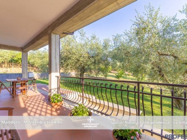 casa indipendente in vendita a Montelibretti