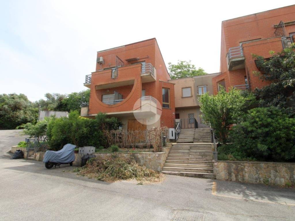 casa indipendente in vendita a Montelibretti