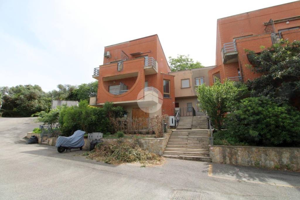 casa indipendente in vendita a Montelibretti