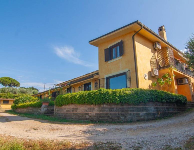 casa indipendente in vendita a Montelibretti in zona Borgo Santa Maria