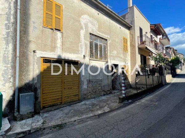 esavano in vendita a Montelibretti