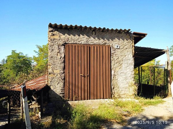 locale commerciale in vendita a Montelibretti