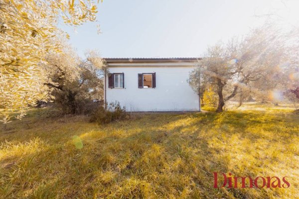 casa indipendente in vendita a Montelibretti