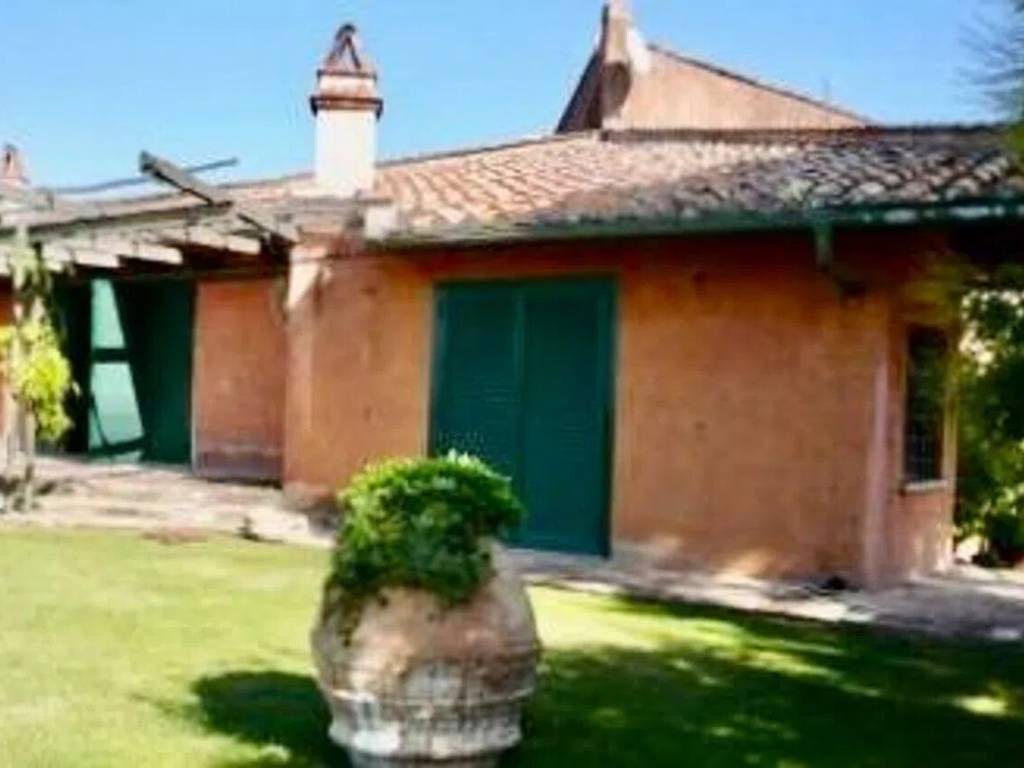 casa indipendente in vendita a Montelibretti
