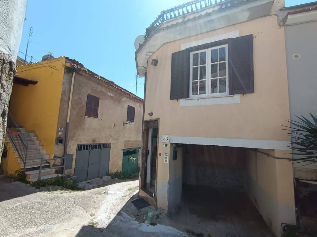 casa indipendente in vendita a Montelibretti