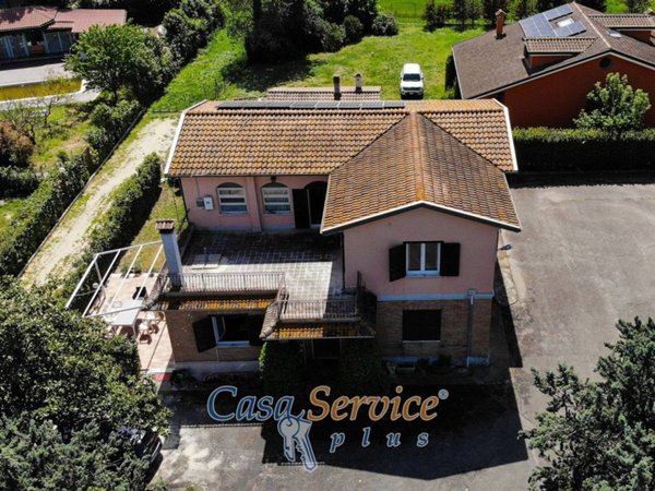 casa indipendente in vendita a Montelibretti