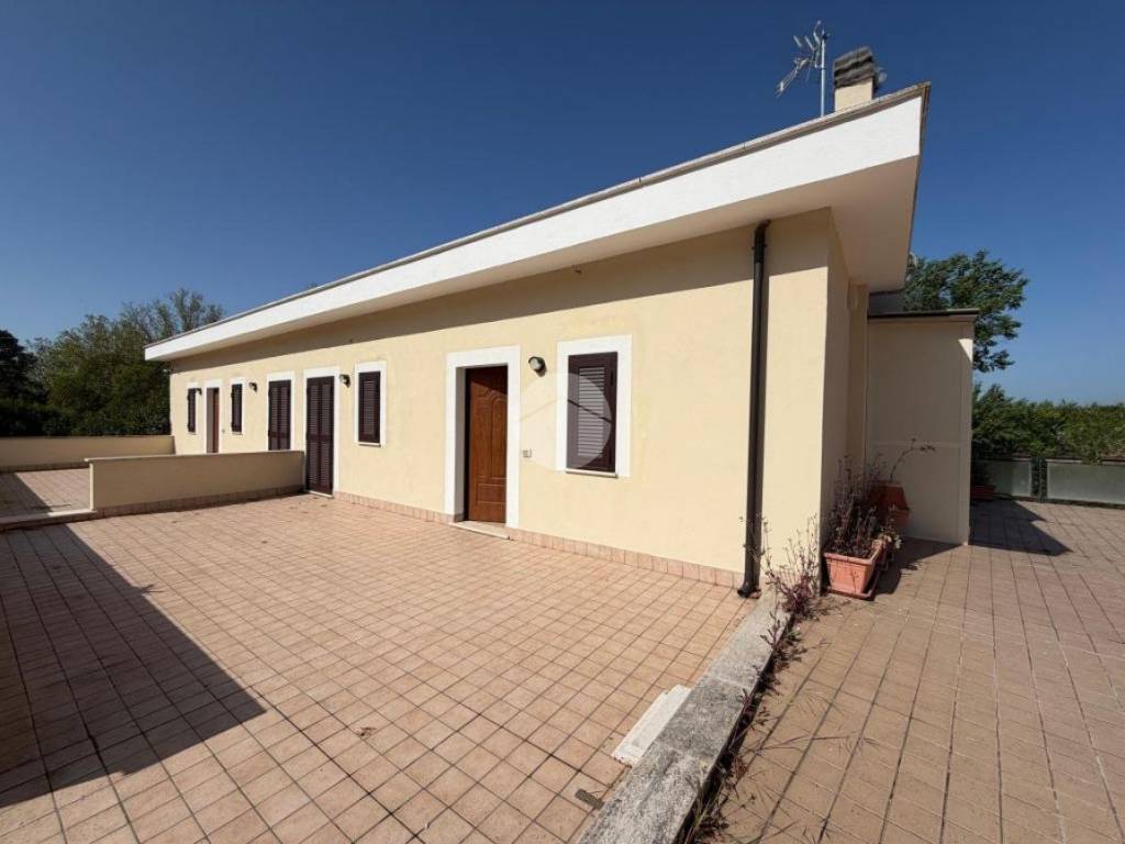 appartamento in vendita a Montelibretti in zona Borgo Santa Maria