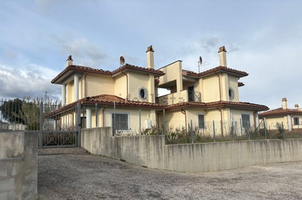 casa indipendente in vendita a Montelibretti in zona Tarantò / Vigna Grande