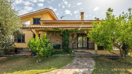 casa indipendente in vendita a Montelibretti in zona Borgo Santa Maria