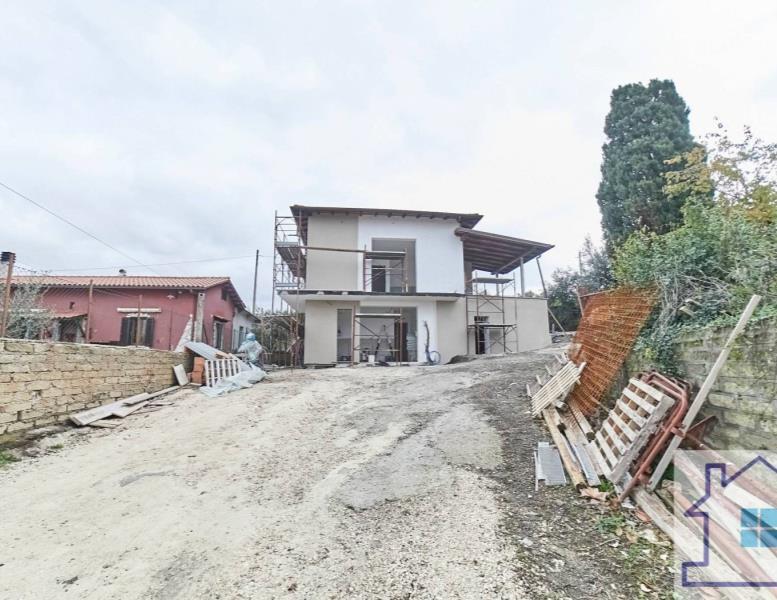 casa indipendente in vendita a Monte Porzio Catone in zona Fontana Candida