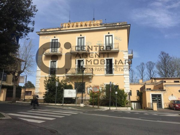 negozio in vendita a Monte Porzio Catone