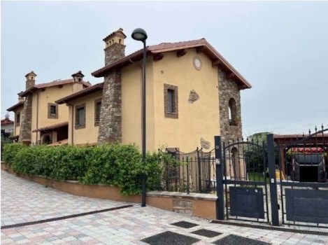casa indipendente in vendita a Monte Porzio Catone in zona Fontana Candida