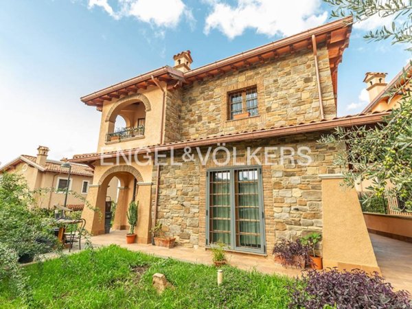 casa indipendente in vendita a Monte Porzio Catone in zona Fontana Candida