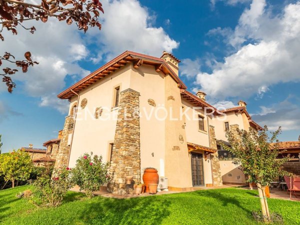 casa indipendente in vendita a Monte Porzio Catone in zona Fontana Candida