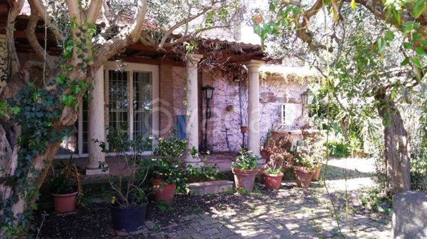 casa indipendente in vendita a Monte Porzio Catone in zona Fontana Candida