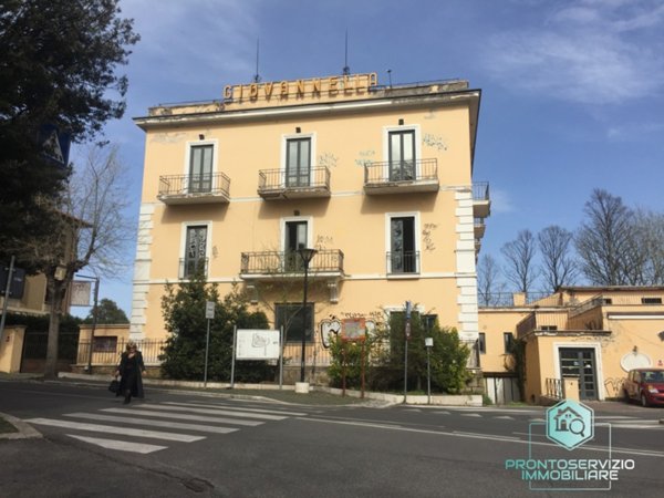 negozio in vendita a Monte Porzio Catone