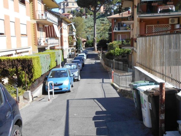 negozio in vendita a Monte Porzio Catone