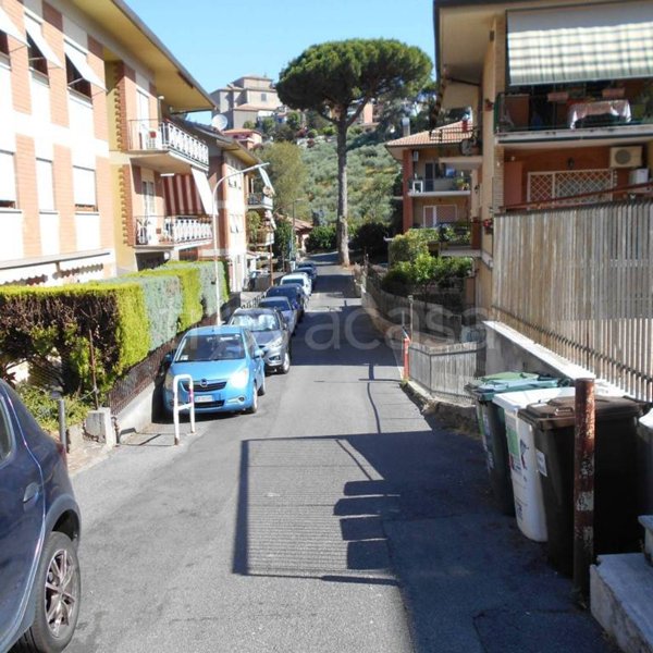 negozio in vendita a Monte Porzio Catone