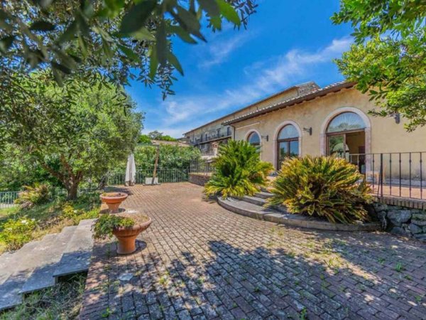 negozio in vendita a Monte Porzio Catone in zona San Marco