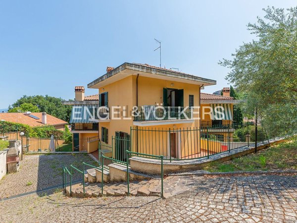 casa semindipendente in vendita a Monte Porzio Catone in zona Pilozzo
