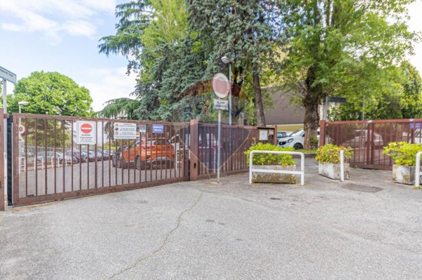 locale di sgombero in vendita a Monte Porzio Catone