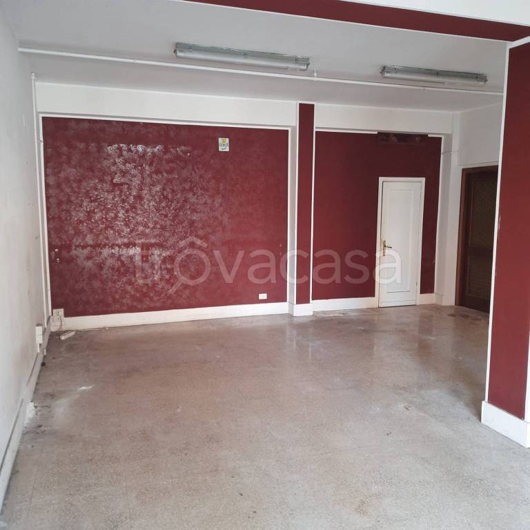 negozio in vendita a Monte Porzio Catone