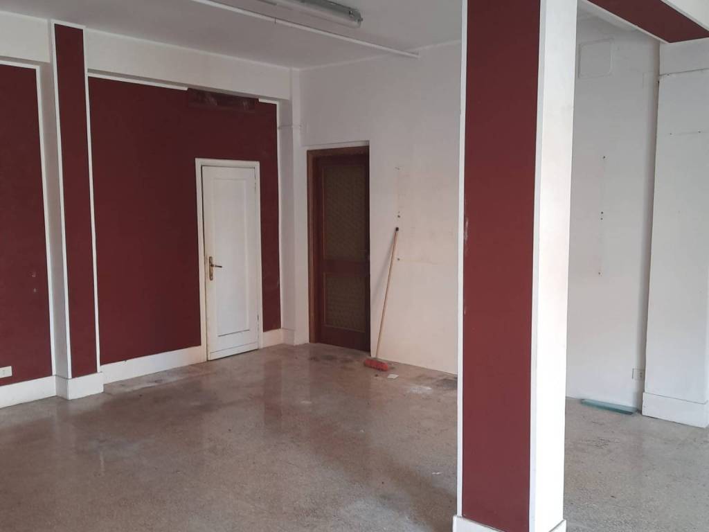 negozio in vendita a Monte Porzio Catone