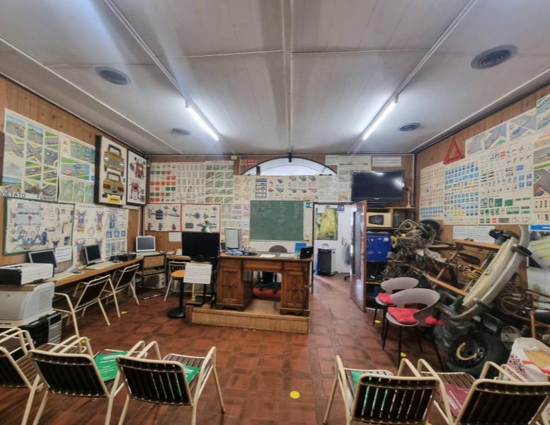 locale commerciale in vendita a Monte Porzio Catone