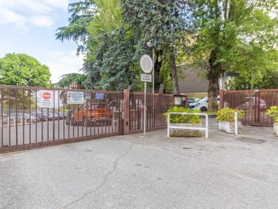 locale di sgombero in vendita a Monte Porzio Catone