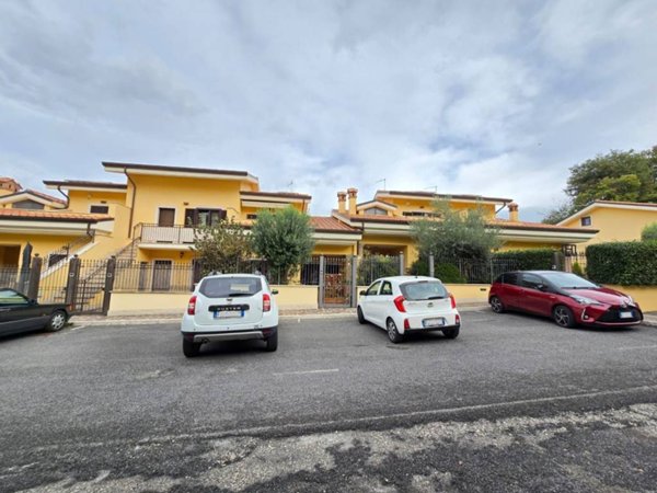 casa indipendente in vendita a Monte Porzio Catone