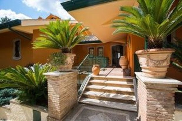 villa in vendita a Monte Porzio Catone in zona Monte Ciuffo