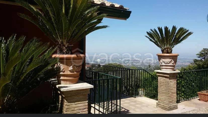 villa in vendita a Monte Porzio Catone in zona Camaldoli
