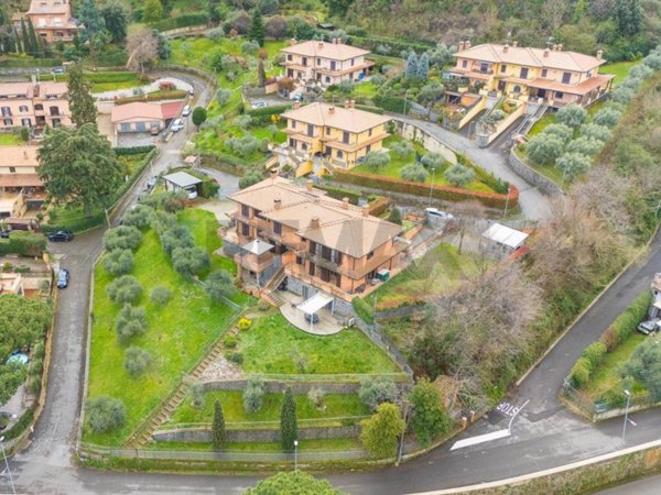 casa indipendente in vendita a Monte Porzio Catone