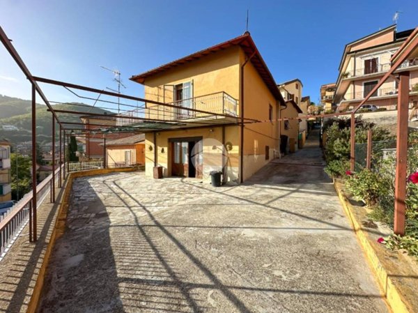 casa indipendente in vendita a Monte Porzio Catone in zona Pilozzo
