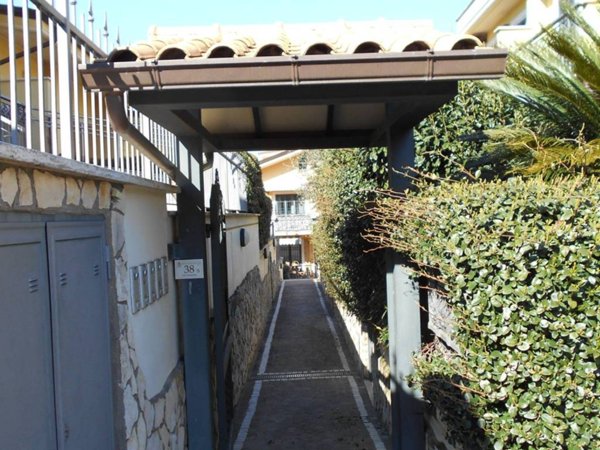 casa indipendente in vendita a Monte Porzio Catone in zona Massarosa