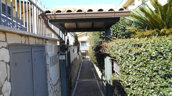 casa indipendente in vendita a Monte Porzio Catone in zona Massarosa