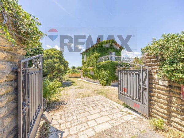 casa indipendente in vendita a Monte Porzio Catone in zona Fontana Candida