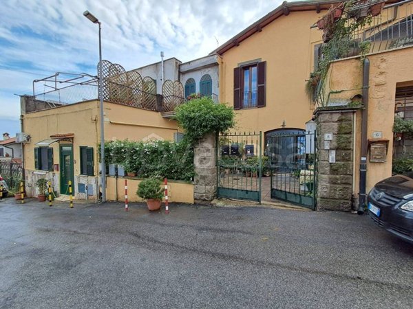appartamento in vendita a Monte Porzio Catone in zona Pilozzo