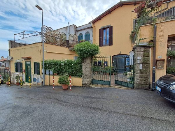 appartamento in vendita a Monte Porzio Catone in zona Pilozzo