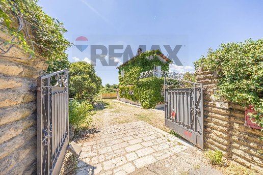 casa indipendente in vendita a Monte Porzio Catone in zona Fontana Candida
