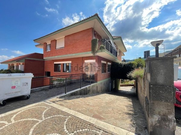 appartamento in vendita a Monte Porzio Catone in zona Pilozzo