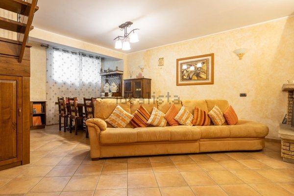 casa indipendente in vendita a Monte Porzio Catone in zona Pilozzo