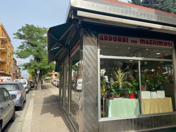 locale commerciale in vendita a Monterotondo